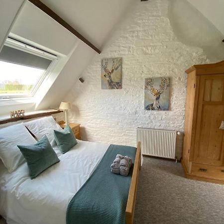 La Petite Maison - No 4 La Relierie Gavray-sur-Sienne ภายนอก รูปภาพ