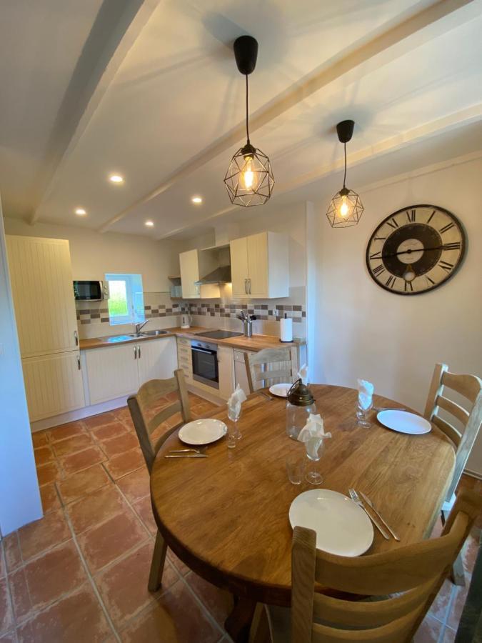 La Petite Maison - No 4 La Relierie Gavray-sur-Sienne ภายนอก รูปภาพ