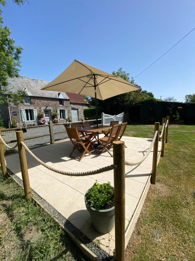 La Petite Maison - No 4 La Relierie Gavray-sur-Sienne ภายนอก รูปภาพ